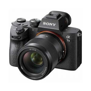 Appareil photo hybride Sony Alpha 7rIII équipé d'un 35mm f1,8