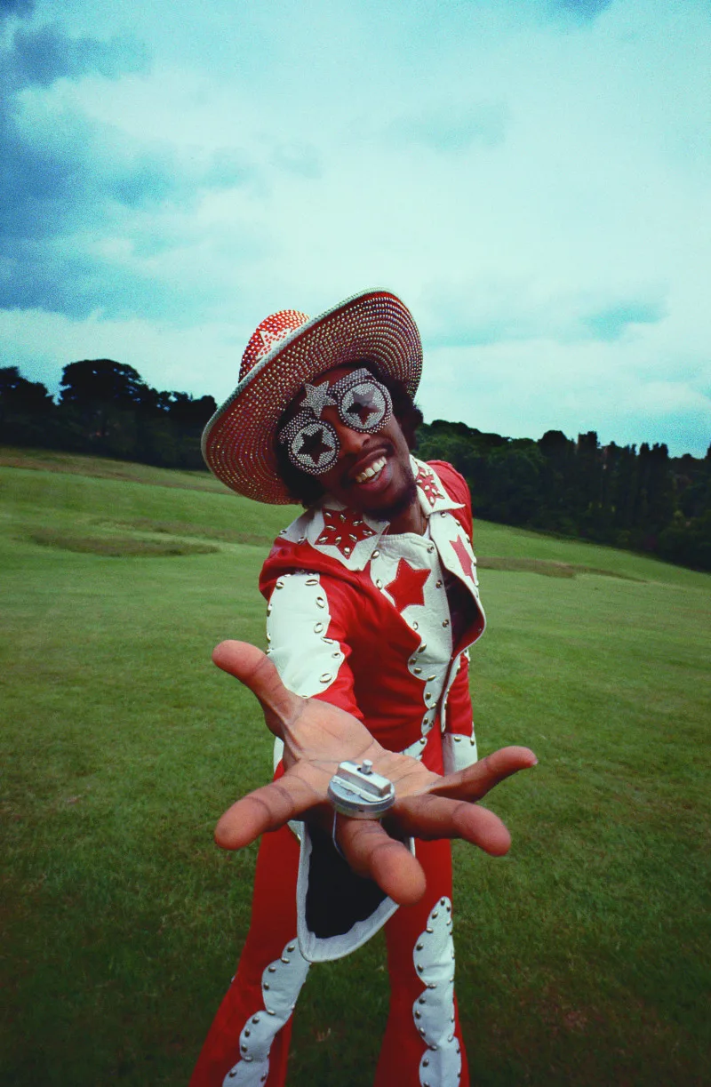 Bootsy Collins, Regent's Park, Londres, 1975 © Dennis Morris
