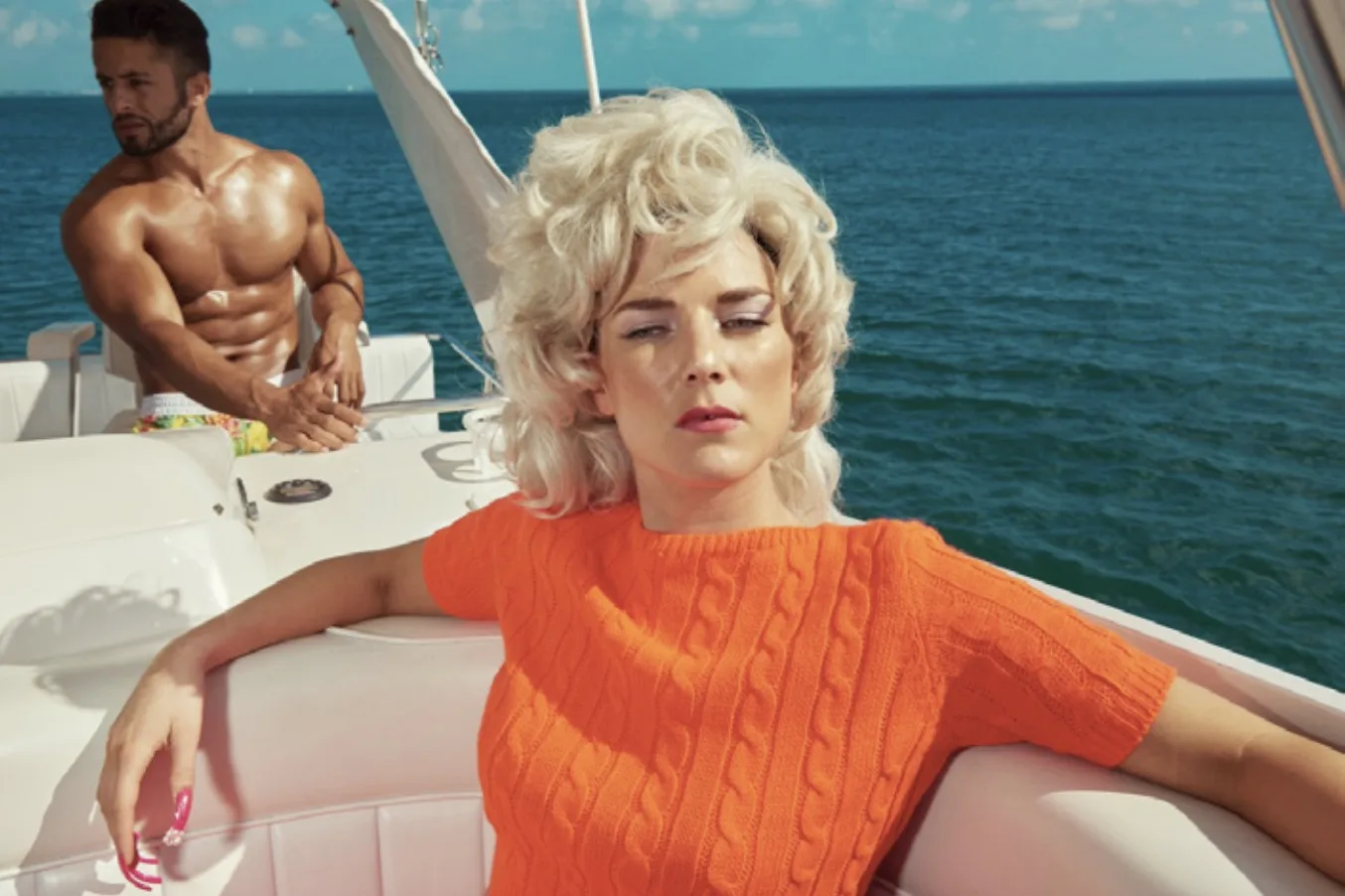 KOURTNEY ROY Marilyn Wig, 2019 -2020. Série The Tourist, 2019 -2020. Avec l’aimable autorisation de l’artiste / galerie Les filles du calvaire. KOURTNEY ROY Marilyn Wig, 2019 -2020. Série The Tourist, 2019 -2020. Avec l’aimable autorisation de l’artiste / galerie Les filles du calvaire.