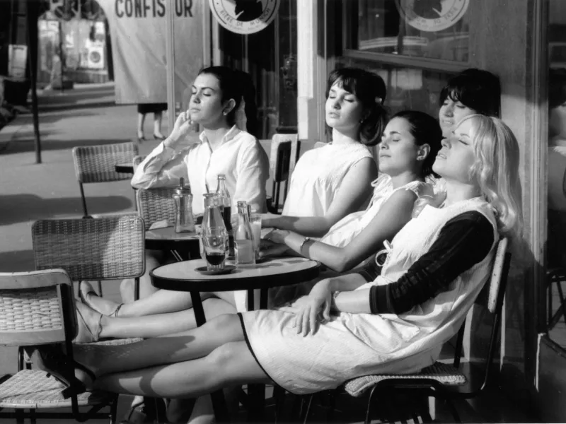 Les-coiffeuses-au-soleil-Paris-juin-1966- Robert Doisneau Les-coiffeuses-au-soleil-Paris-juin-1966- Robert Doisneau