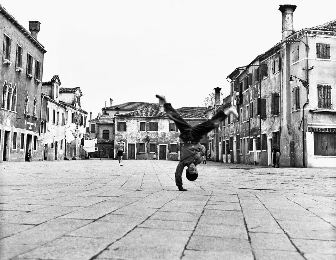 Piergiorgio Branzi- Piazza Grande Burano - Venezia - 1954 Piergiorgio Branzi- Piazza Grande Burano - Venezia - 1954